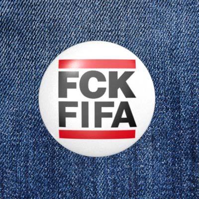 FCK FIFA - Schwarz / Rot / Weiß - 2,3 cm - Anstecker / Button / Pin